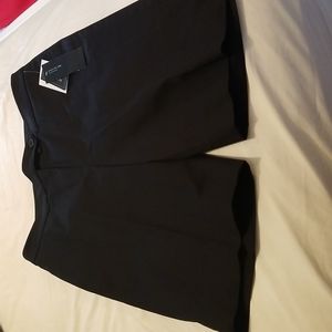 Jones New York flat front Bermuda shorts. New with tags. Size 12P